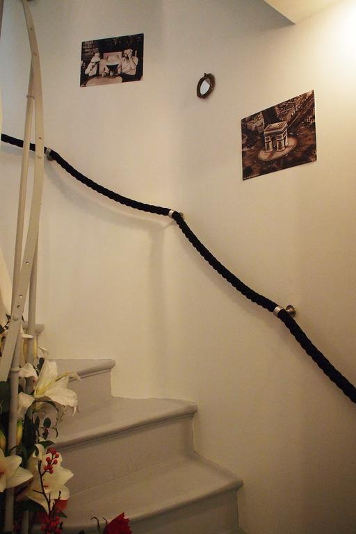 Appartamento Petit Paris - Oasis In Marais Esterno foto