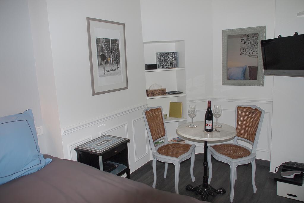 Appartamento Petit Paris - Oasis In Marais Esterno foto