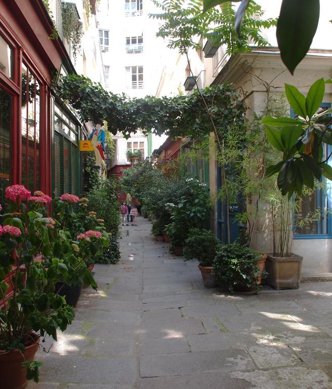 Appartamento Petit Paris - Oasis In Marais Esterno foto