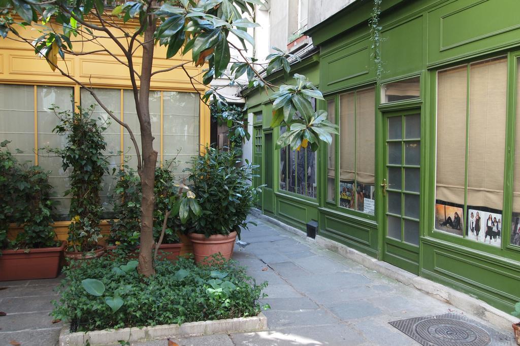 Appartamento Petit Paris - Oasis In Marais Esterno foto
